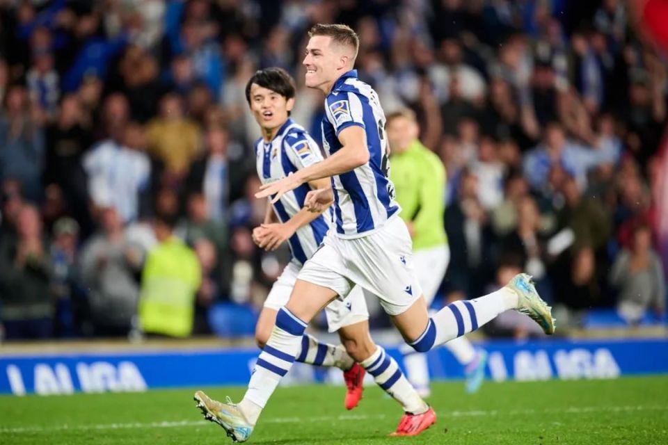 意大利横扫瑞士,客场全取三分 意大利横扫瑞士,客场全取三分