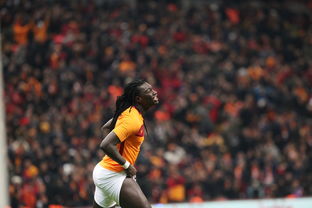 DB电竞平台-西班牙男篮血洗土耳其男篮，布克高光表现